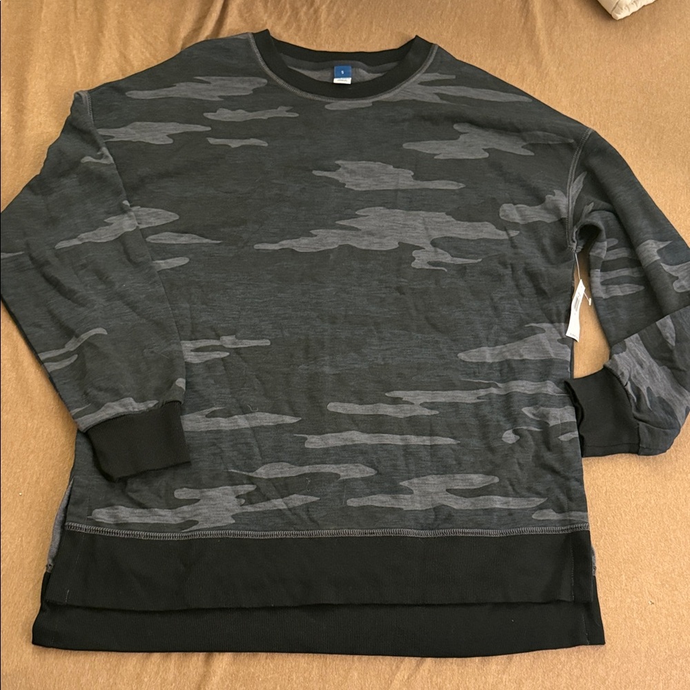 Old Navy Black and Gray Camouflage Sweatshirt